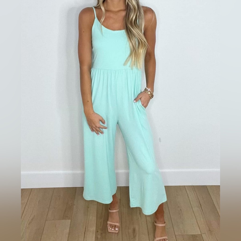 Mint‎ Green Spaghetti Strap Wide-Leg Jumpsuit Medium Cruise Beach Wear